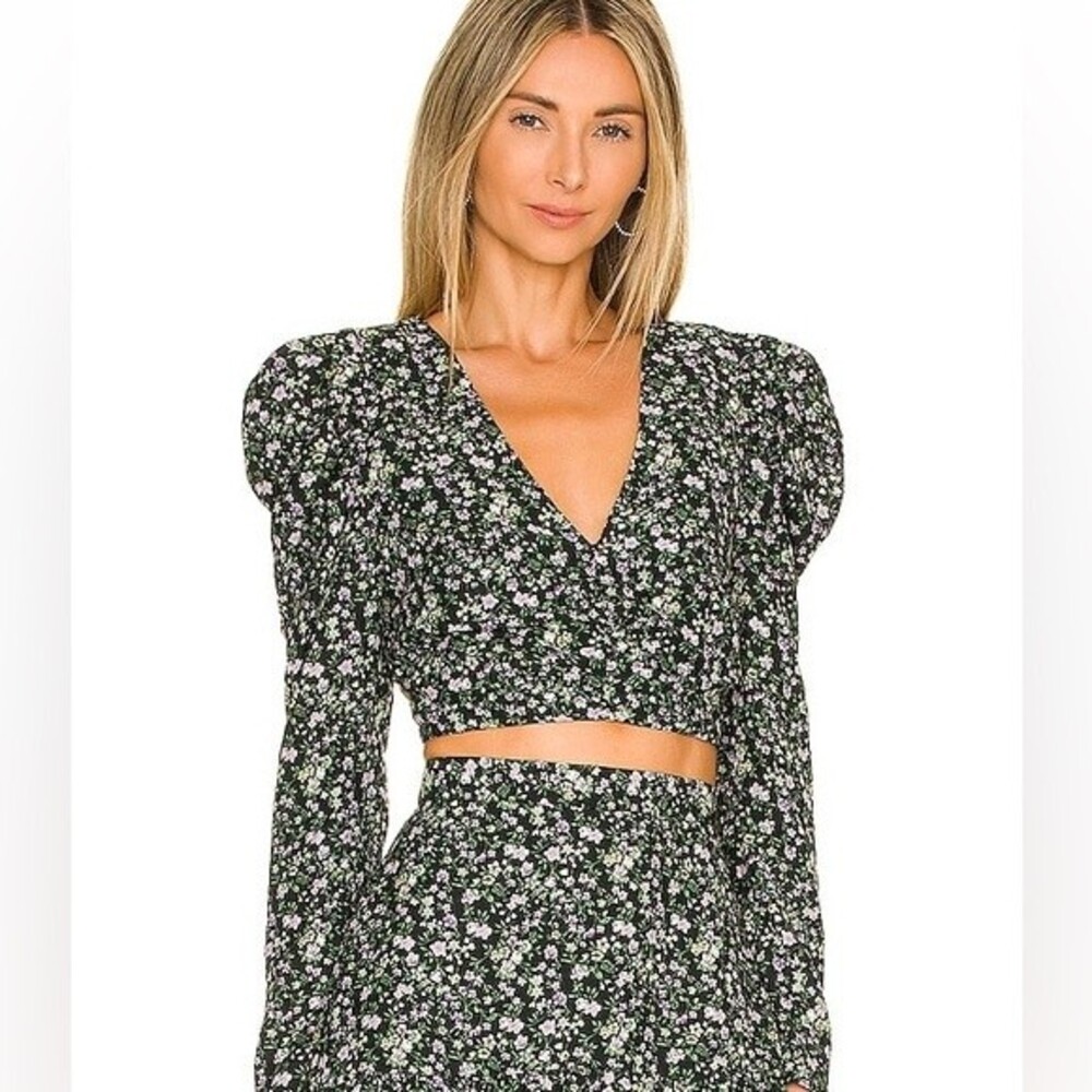 MINKPINK REVOLVE Rivera V Neck Ruched Top in Multi NWT Size M Floral Black‎